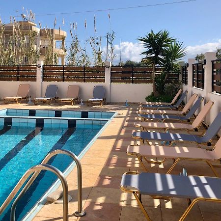 Nirevel Apartments Gúvesz Kültér fotó