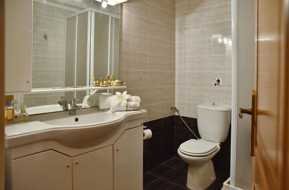 Nirevel Apartments Gúvesz Kültér fotó
