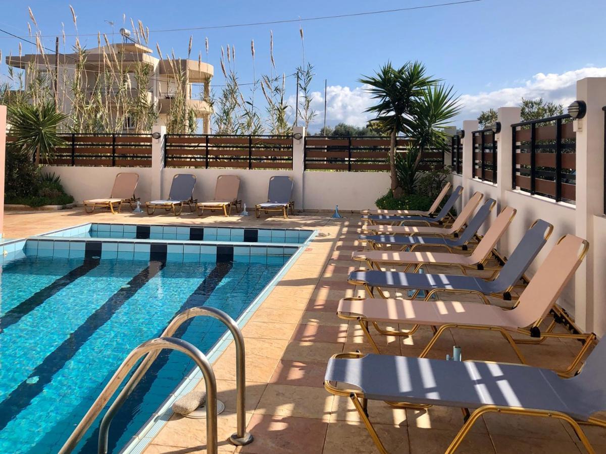 Nirevel Apartments Gúvesz Kültér fotó