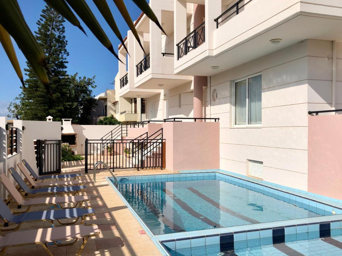 Nirevel Apartments Gúvesz Kültér fotó